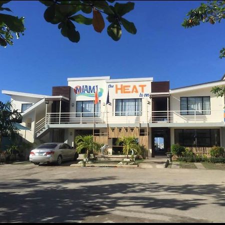 Miami Heat Beach Resort Morong  Exteriér fotografie